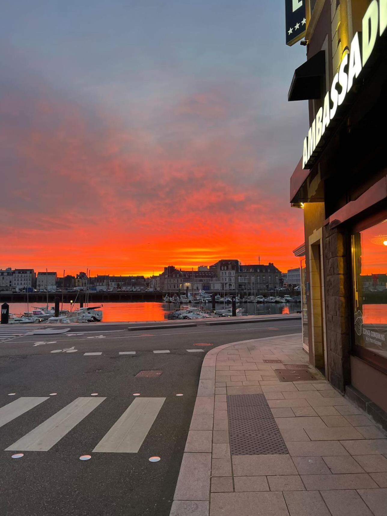 Ambassadeur Hotel - Cherbourg Port De Plaisance Экстерьер фото
